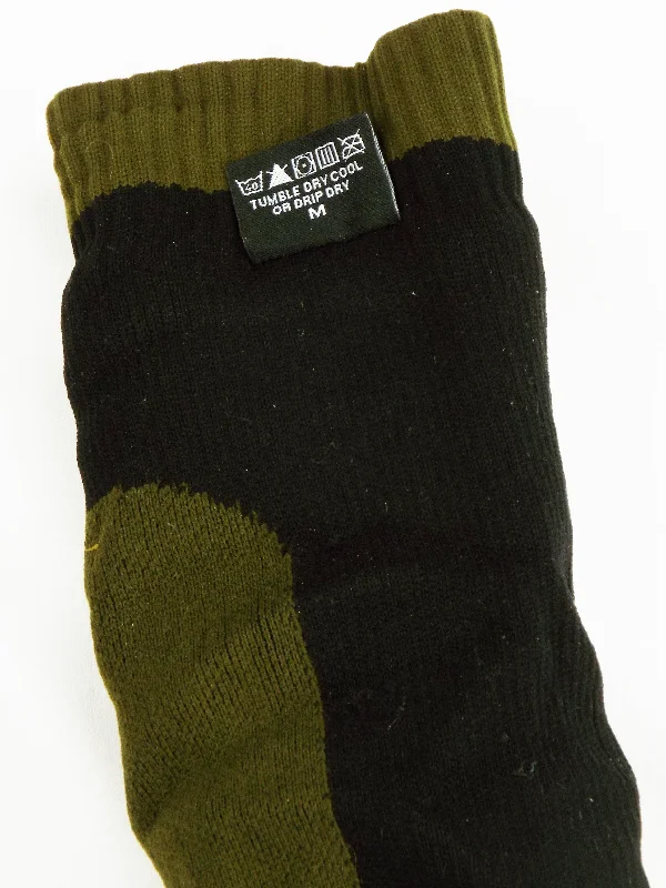 sealskinz-waterproof-and-breathable-socks