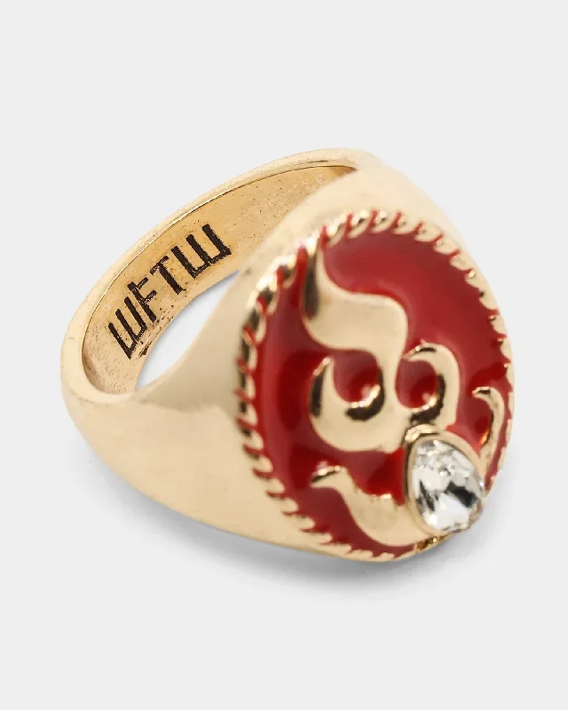 wild-for-the-weekend-flame-signet-ring-medium-gold